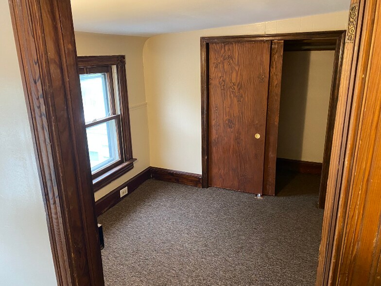 Building Photo - 307 N 5th Ave