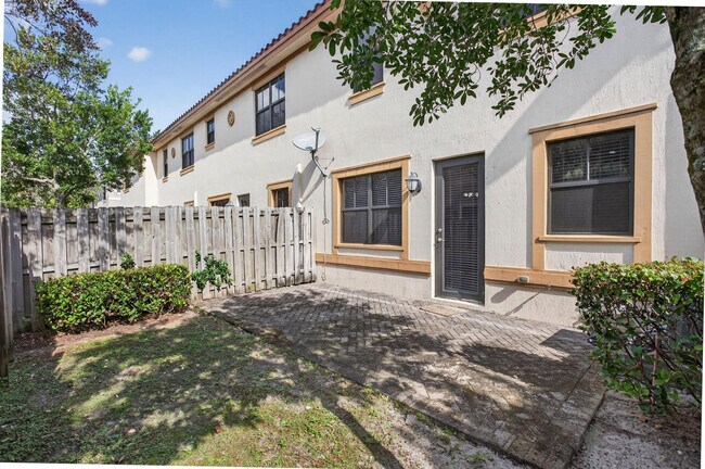 Building Photo - 8435 Blue Cove Way