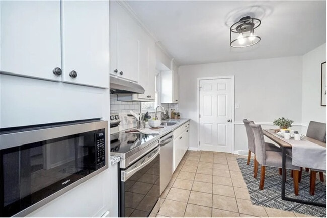 Building Photo - 21507 Court St