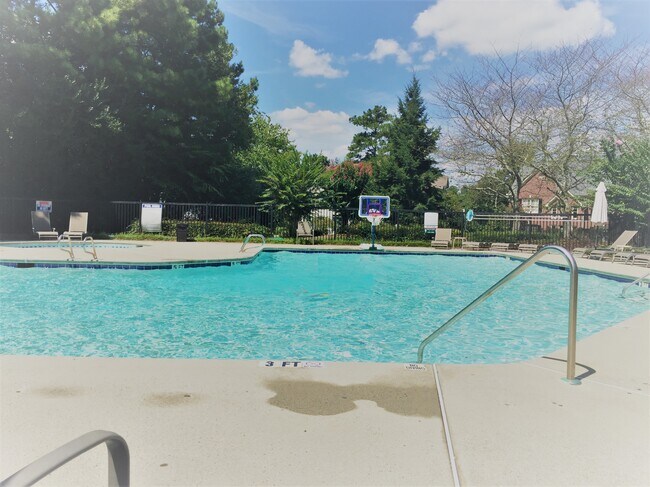 Building Photo - 10920 Donamere Dr