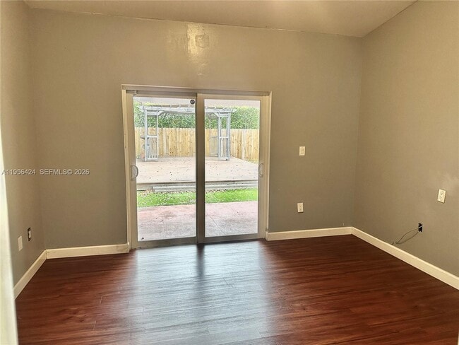 Building Photo - 4249 SW 154th Ave