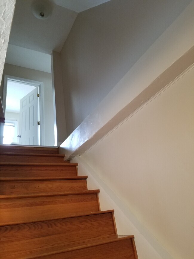 Building Photo - 85 Pond St