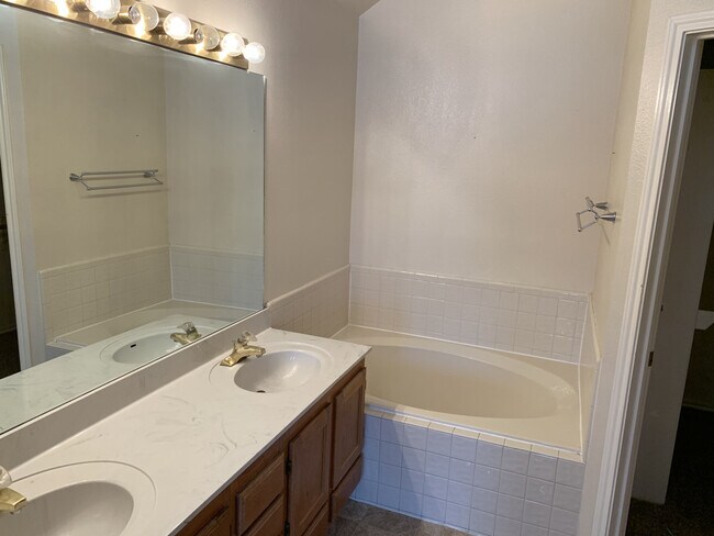 Building Photo - CHARMING 2 STORY IN DESIRED COMMUNITY*OPEN...