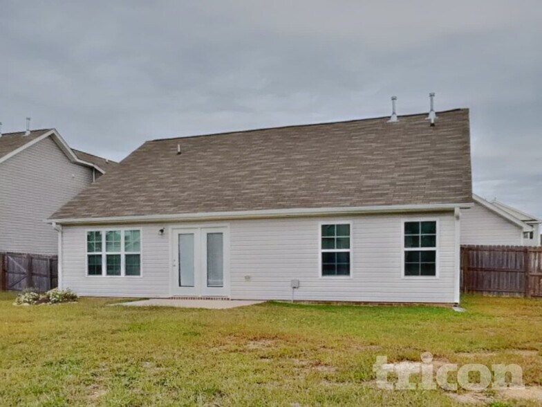 Building Photo - 219 Plains Dr