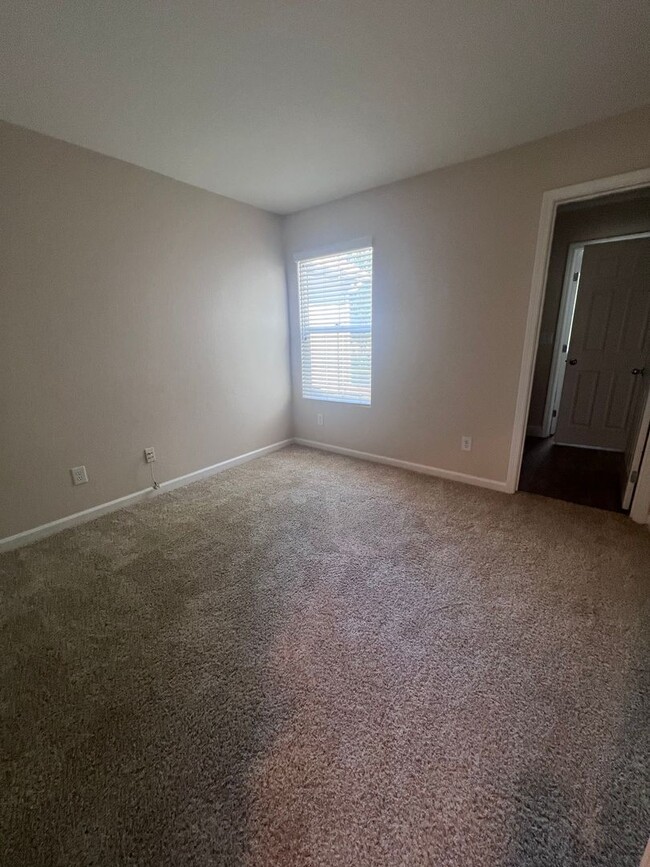 Building Photo - Coppergate Townhome