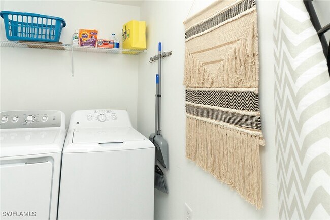 Building Photo - 5807 Double Eagle Cir