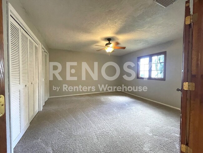 Building Photo - Largo - 4 Bed/2 Bath Single Family Home with Fenced Yard