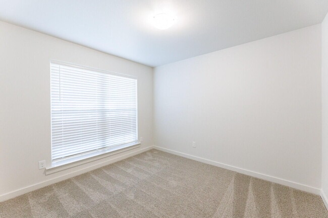 Building Photo - 6313 Volney Ave