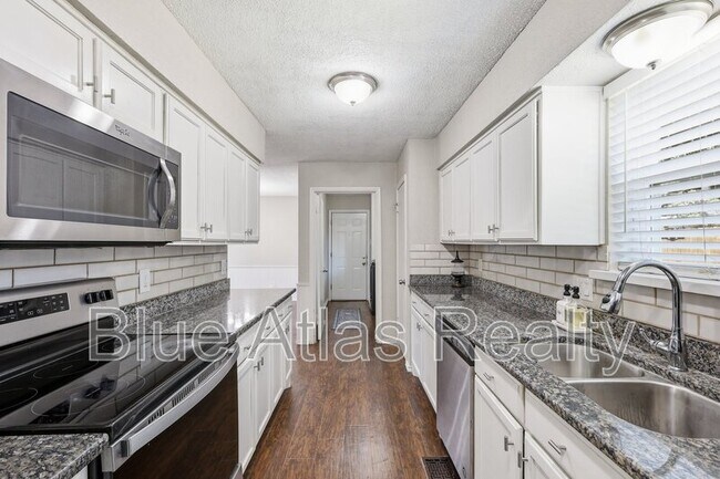 Building Photo - 5019 Blanchard Dr