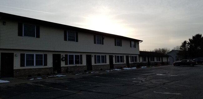 Building Photo - Greenview Apartments - Ettrick