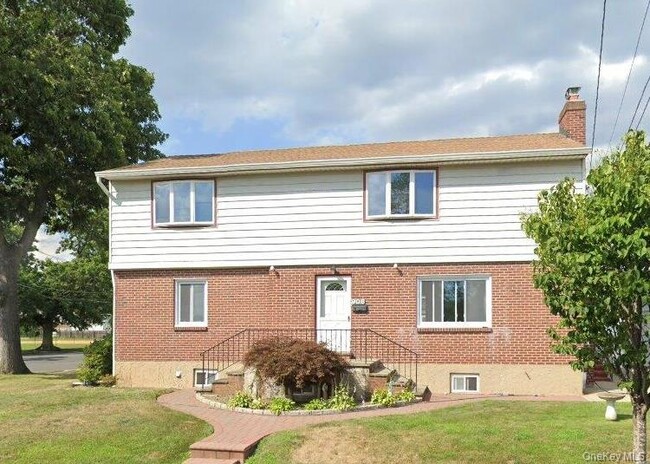 Primary Photo - 906 Polk Ave