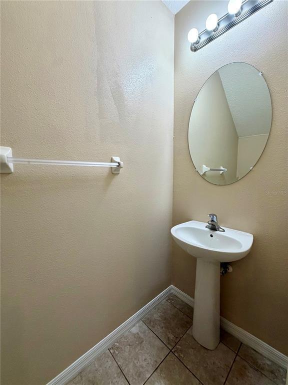 Building Photo - 7020 Woodchase Glen Dr