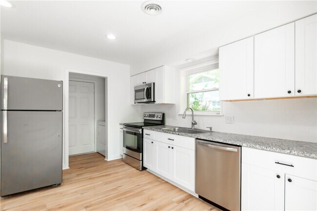 Building Photo - 2332 S Clover Dr