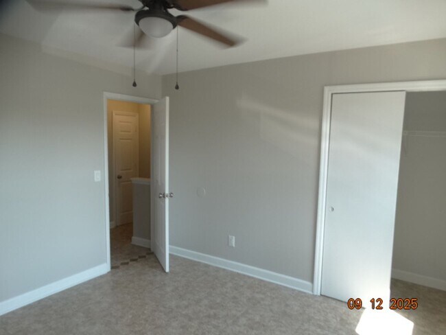 Building Photo - 1325 Greendale Ave