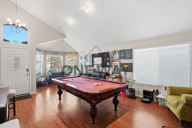 Building Photo - 1307 E Century Ave