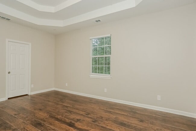 Building Photo - 4581 Doral Dr SW