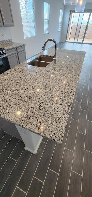 Building Photo - 7822 S Wolf Creek Dr