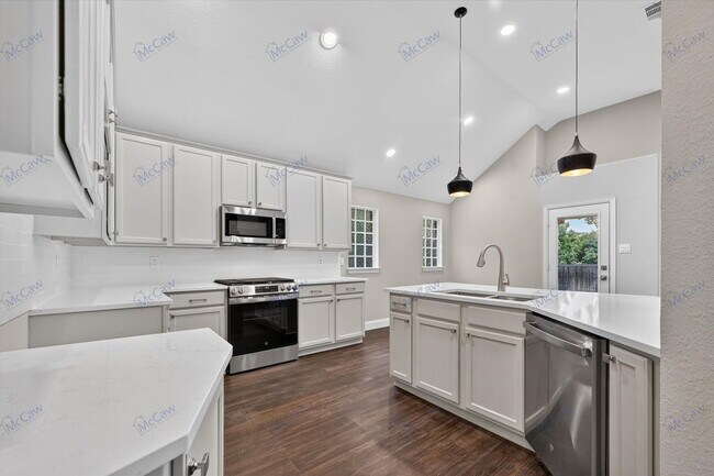 Building Photo - 739 Kilbridge Ln