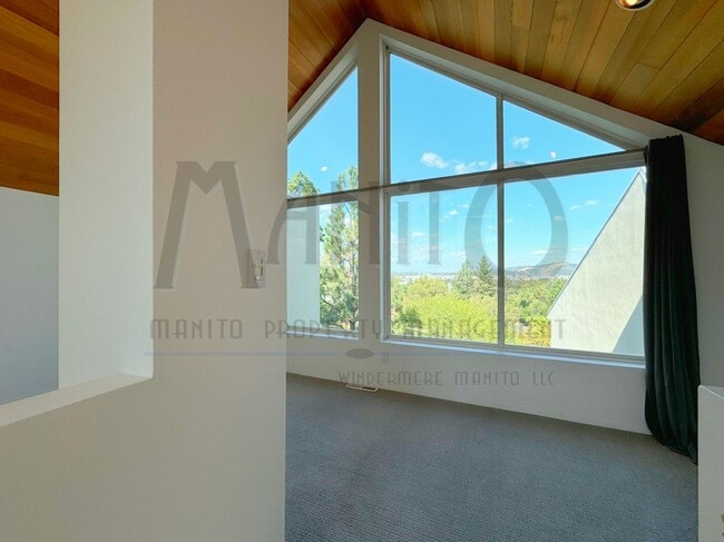 Building Photo - Unique Jon Sayler Designed Townhome