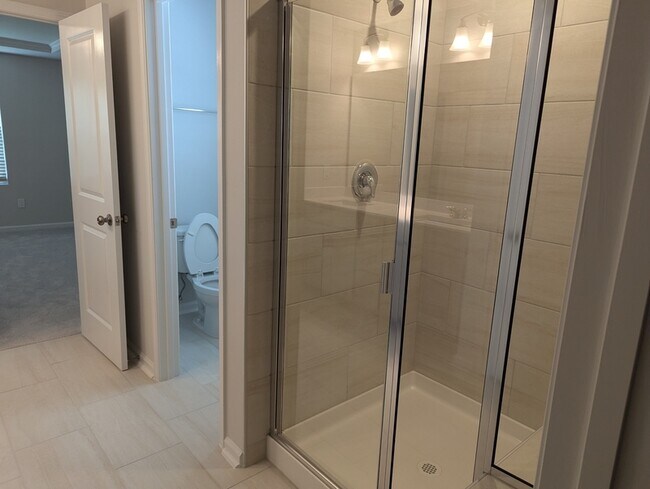 Building Photo - 5866 Woodlawn Dr