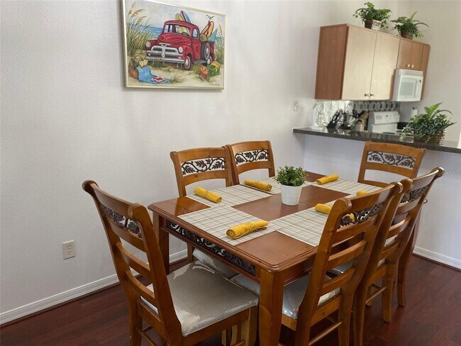 Building Photo - 1308 S Beach Cir
