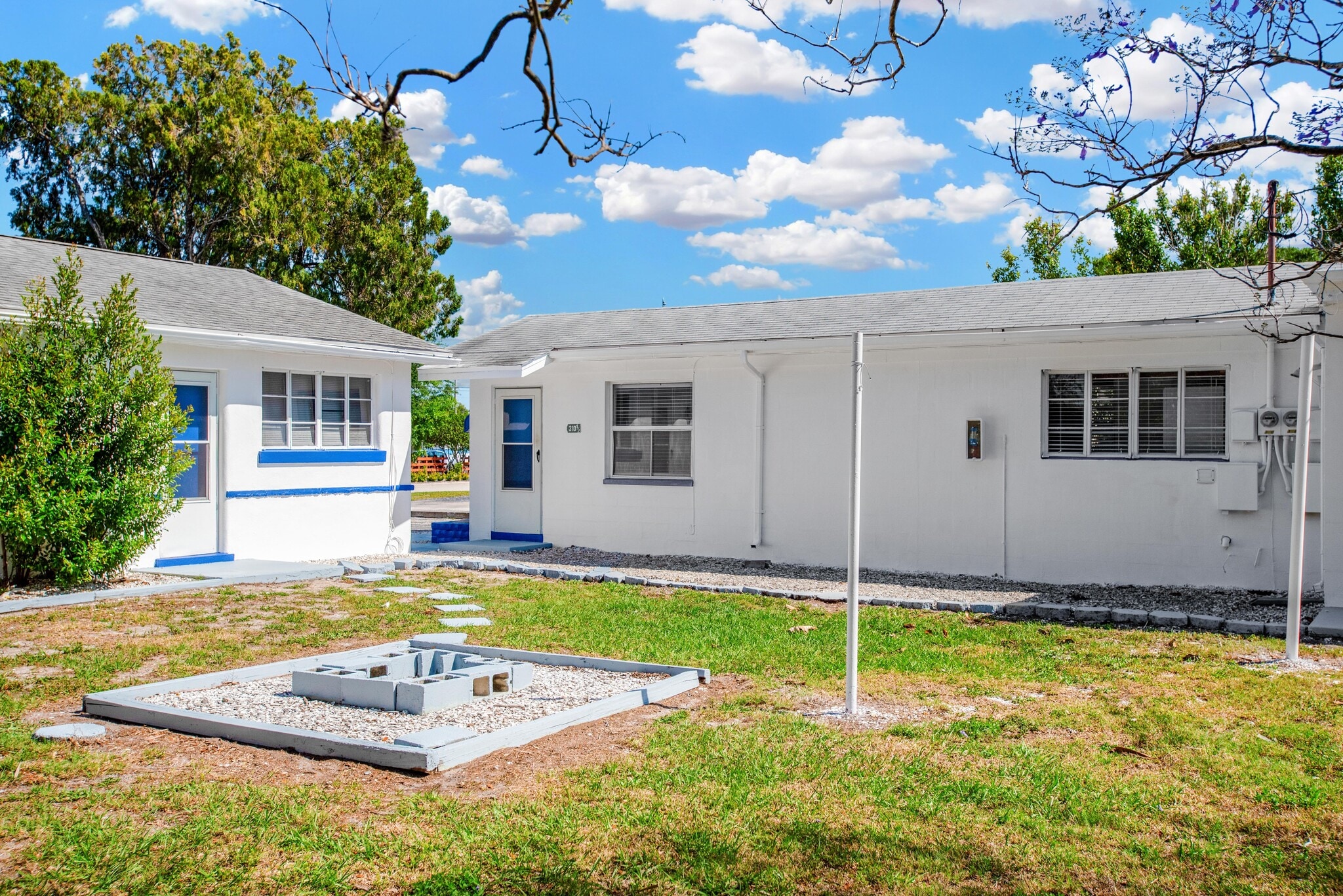 Building Photo - 310 S Mars Ave