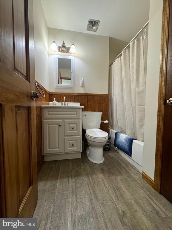 Building Photo - 172 Chapel Dr