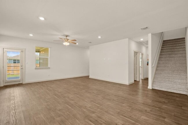 Building Photo - 227 Lavaca River Ln