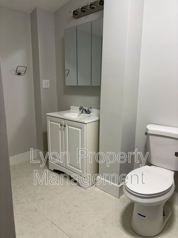 Building Photo - 262 Illinois St