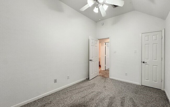 Building Photo - 73 E Montfair Blvd