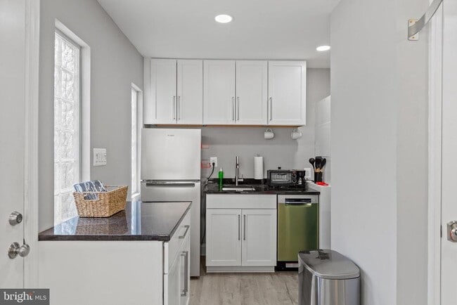 Building Photo - 6245 Cracklingtown Rd