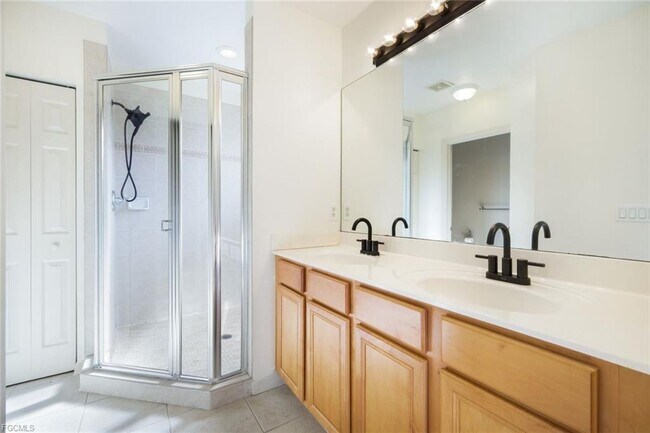 Building Photo - 10004 Ravello Blvd