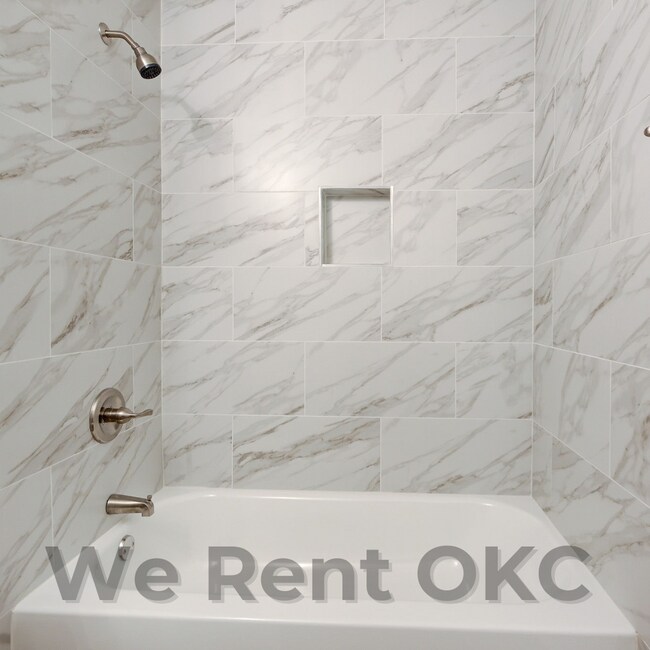 Building Photo - 1332 SW 77th Pl