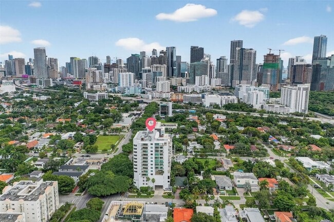 Building Photo - 2021 SW 3rd Ave