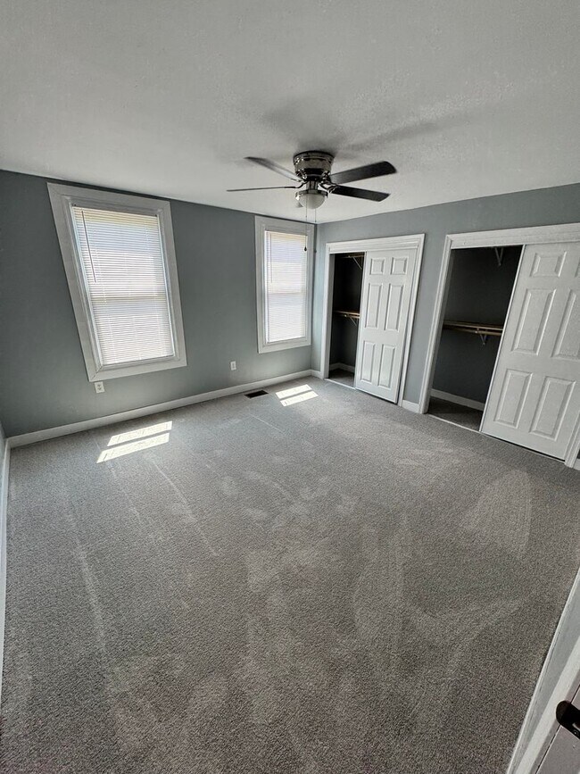 Building Photo - Roomy 3 bed 2 bath in Church Hill, yard, porch, laundry, all electric, central hvac!