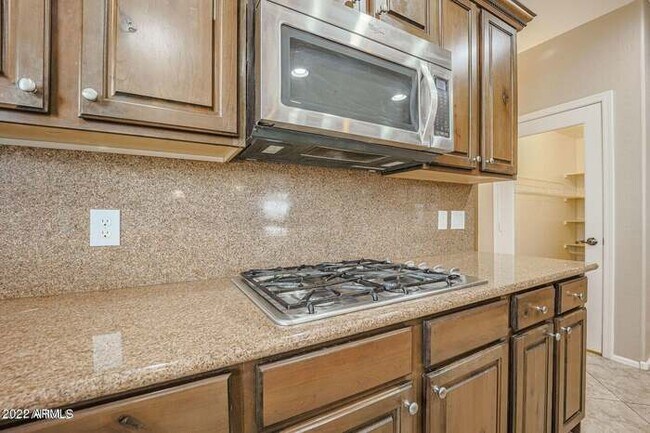 Building Photo - BEAUTIFUL SURPRISE HOME