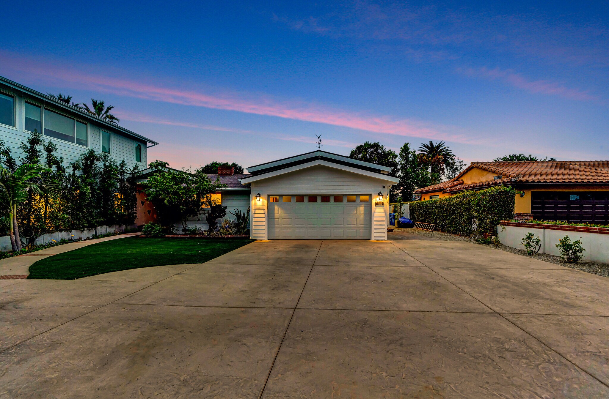 Building Photo - 5817 Ranchito Ave