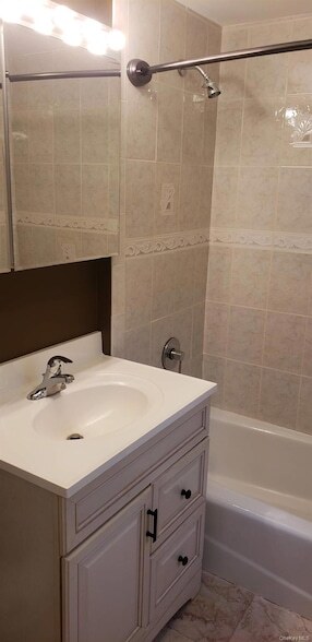 Building Photo - 55 S Hill Rd
