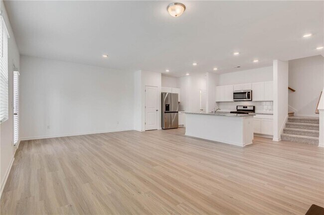 Building Photo - 5820 Flint Ln