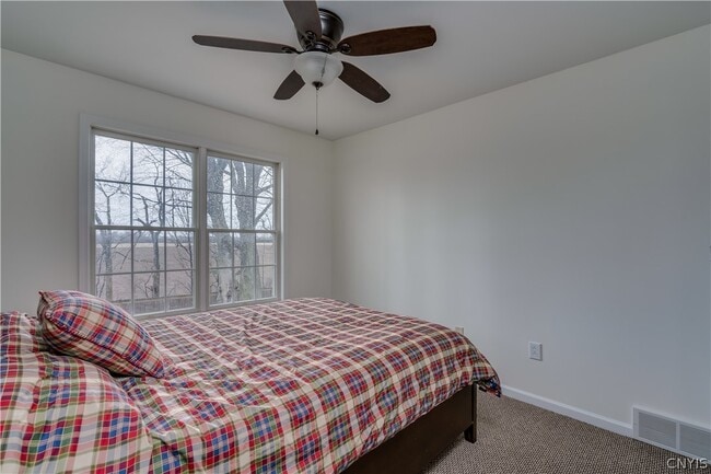 Building Photo - 117 MillCreek Ln