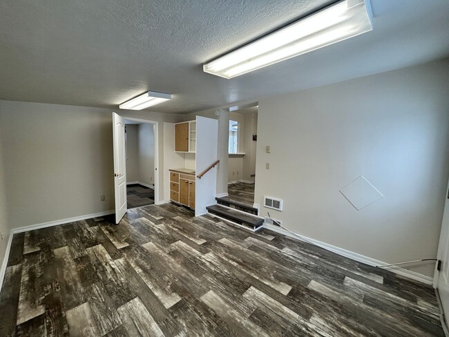 Building Photo - 4 bed 1 bath in the heart of Hamilton