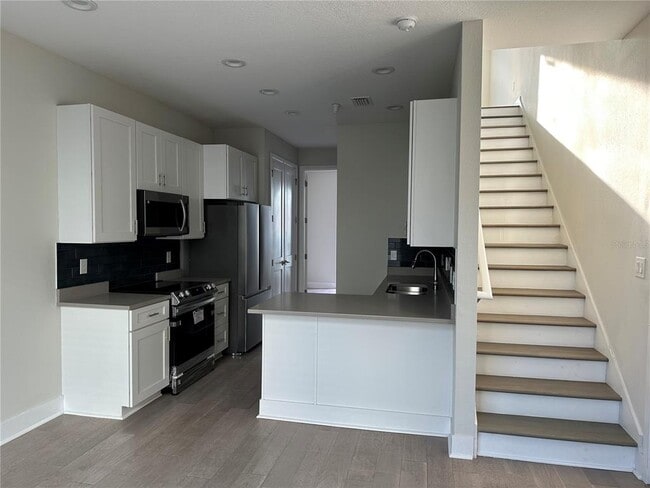 Building Photo - 837 Calla Terrace N