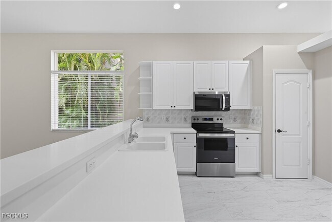 Building Photo - 15560 Laguna Hills Dr