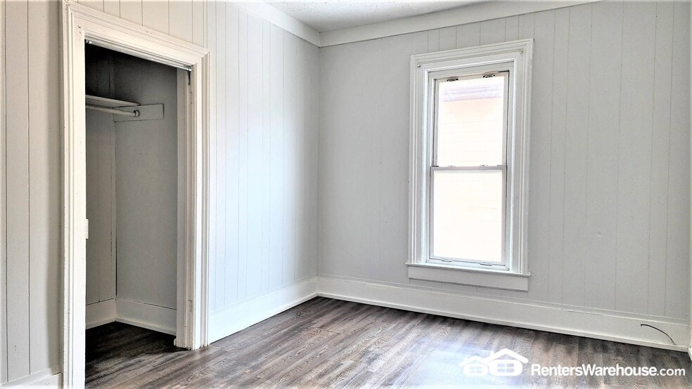 Building Photo - 408 3rd St E