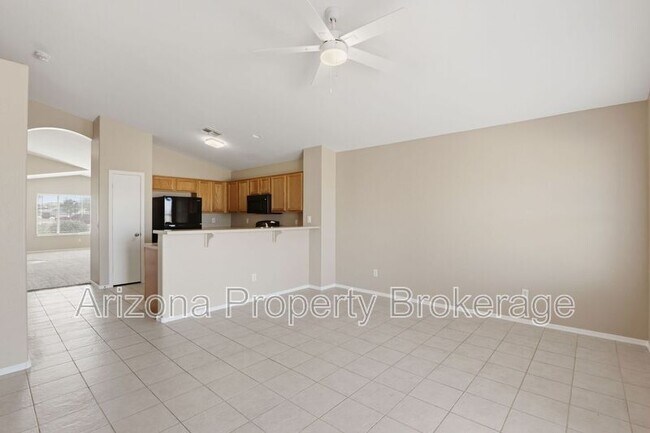 Building Photo - 8118 N 112th Ave