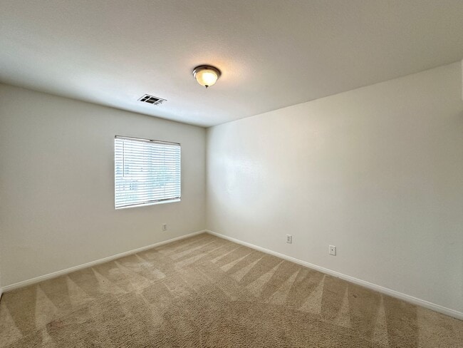 Building Photo - 560 Playa Linda Pl