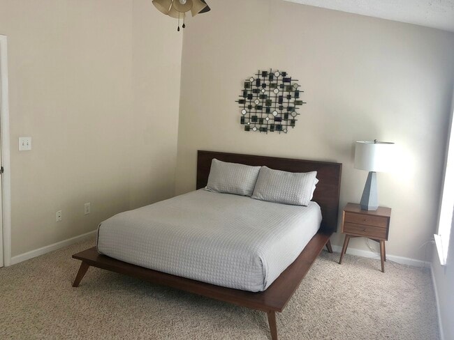 Building Photo - 7277 Charlotte Pike