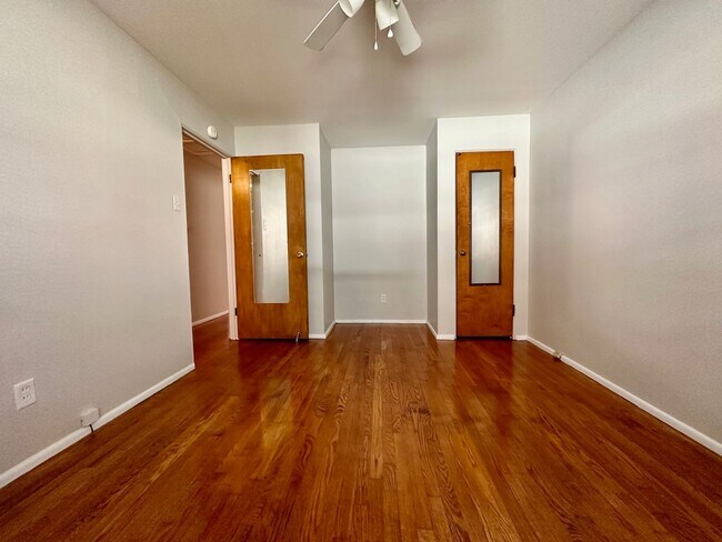 Building Photo - 7022 Jamieson Ave