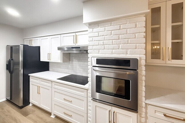 Building Photo - 3-Bedroom Home for Lease in Grand Prairie – 2,331 Sq Ft