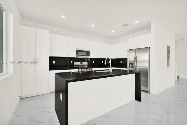 Building Photo - 22535 SW 125th Ave